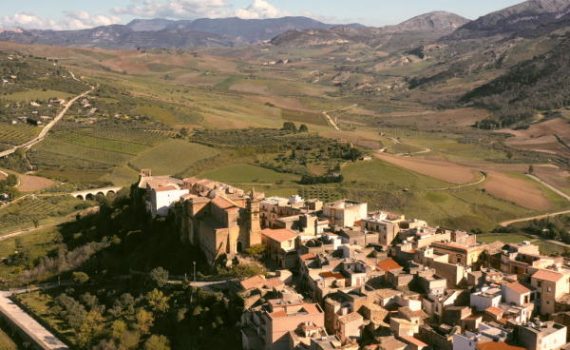 Dream Job Vacancy - Airbnb Host in Sicily for 1 year sml