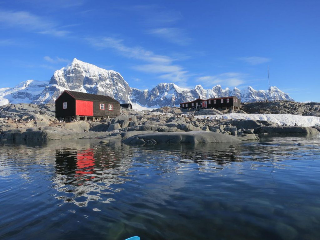 Dream Job on Antarctica - Postmaster and Penguin Counter 1